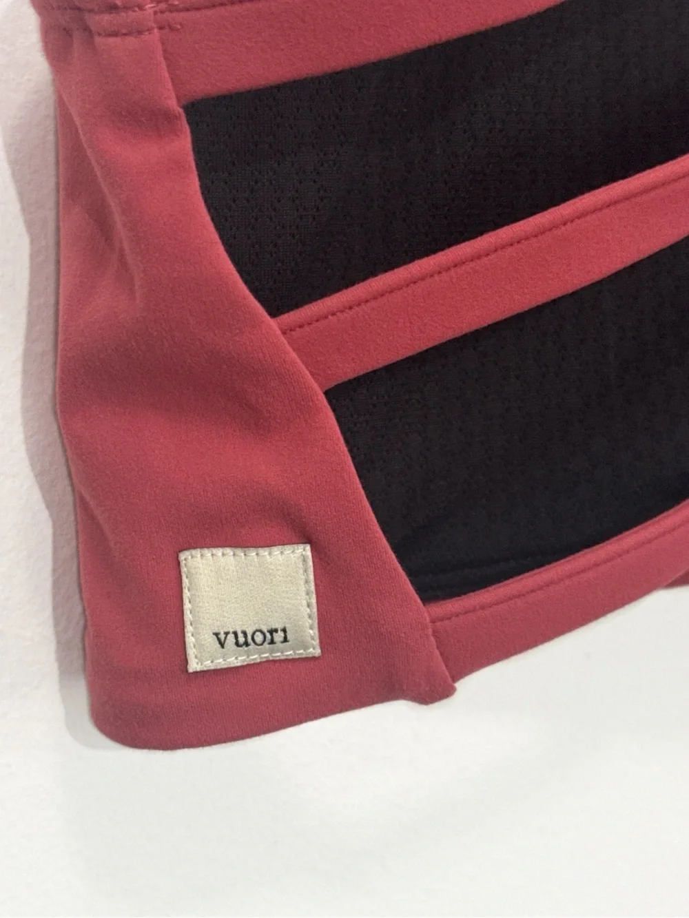 Vuori Yosemite Strappy Sports Bra in Spice Rust size Large - Picture 5 of 7
